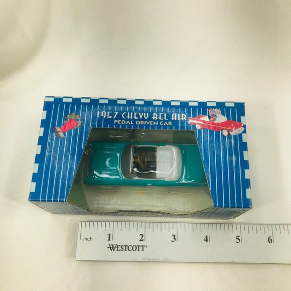 Gearbox 1997 Vintage 1957 Chevy Bel Air Convertible Serial #05362 Pedal Car New - Picture 9 of 10